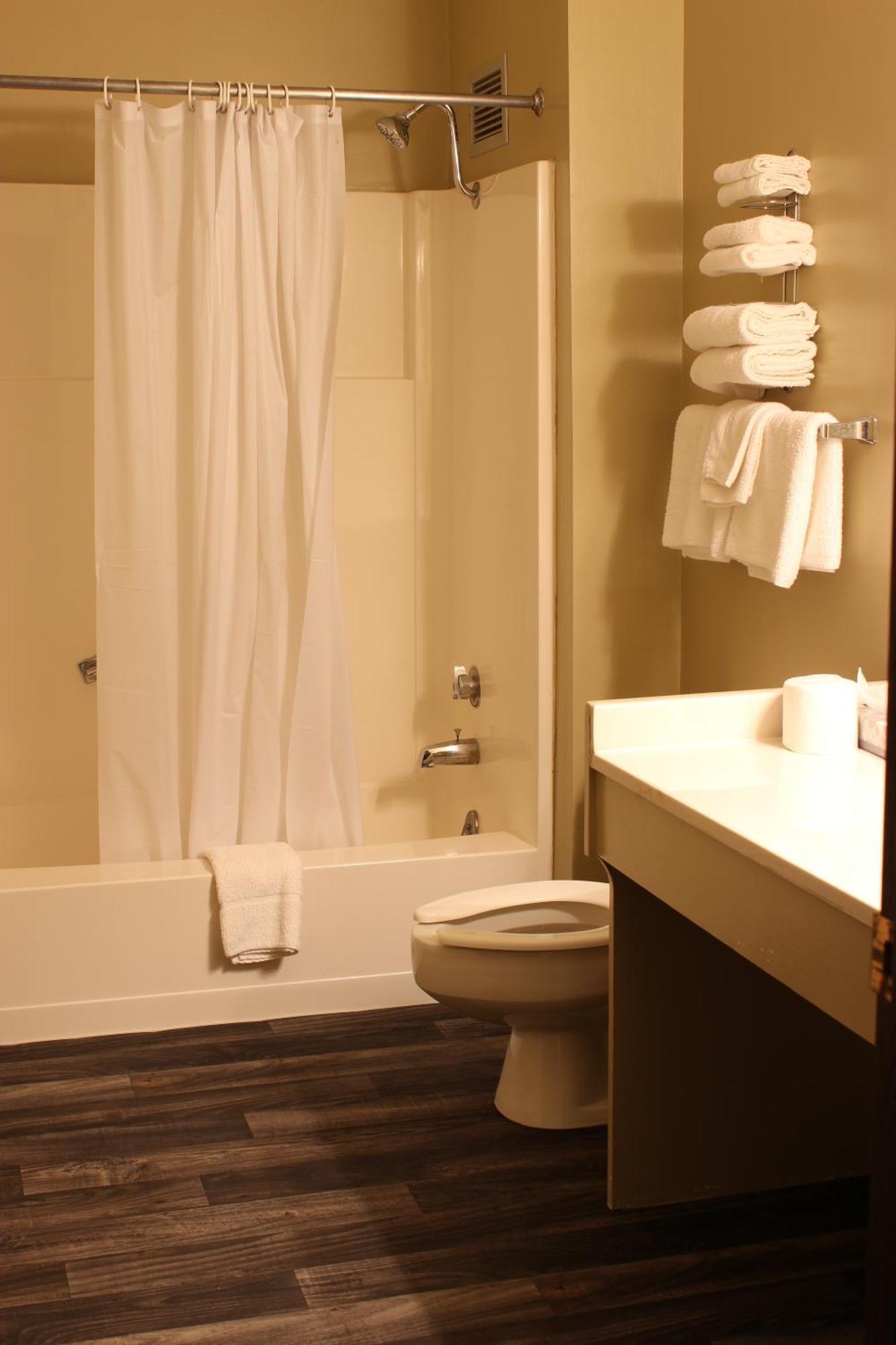 Sunlac Inn Devils Lake Δωμάτιο φωτογραφία