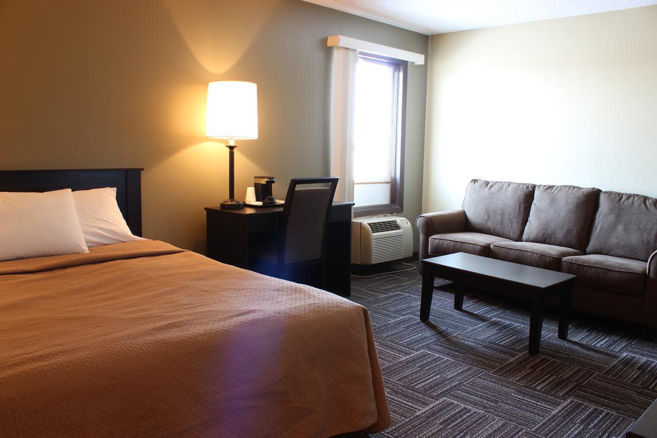 Sunlac Inn Devils Lake Εξωτερικό φωτογραφία